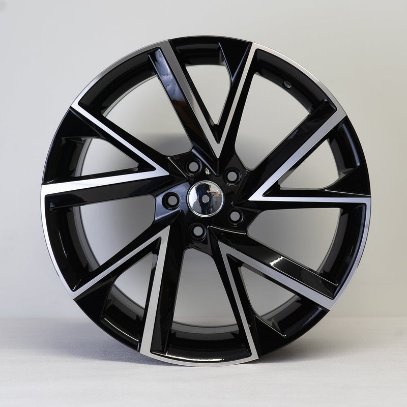 18x7.5" Octavia Vega Style Alloy Wheels Black Machined